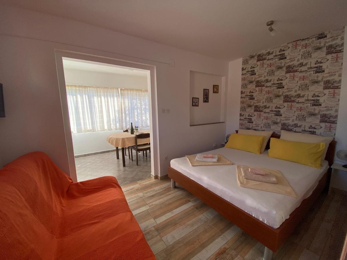 Guest House Dijana Кърк Екстериор снимка
