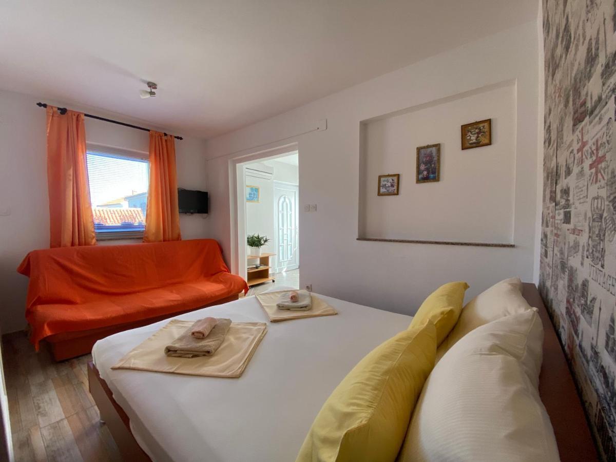 Guest House Dijana Кърк Екстериор снимка