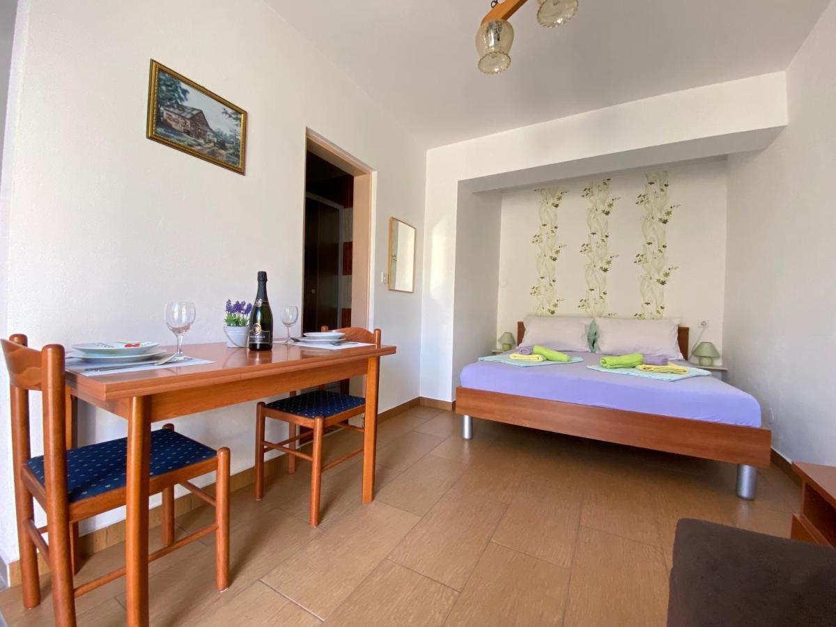 Guest House Dijana Кърк Екстериор снимка