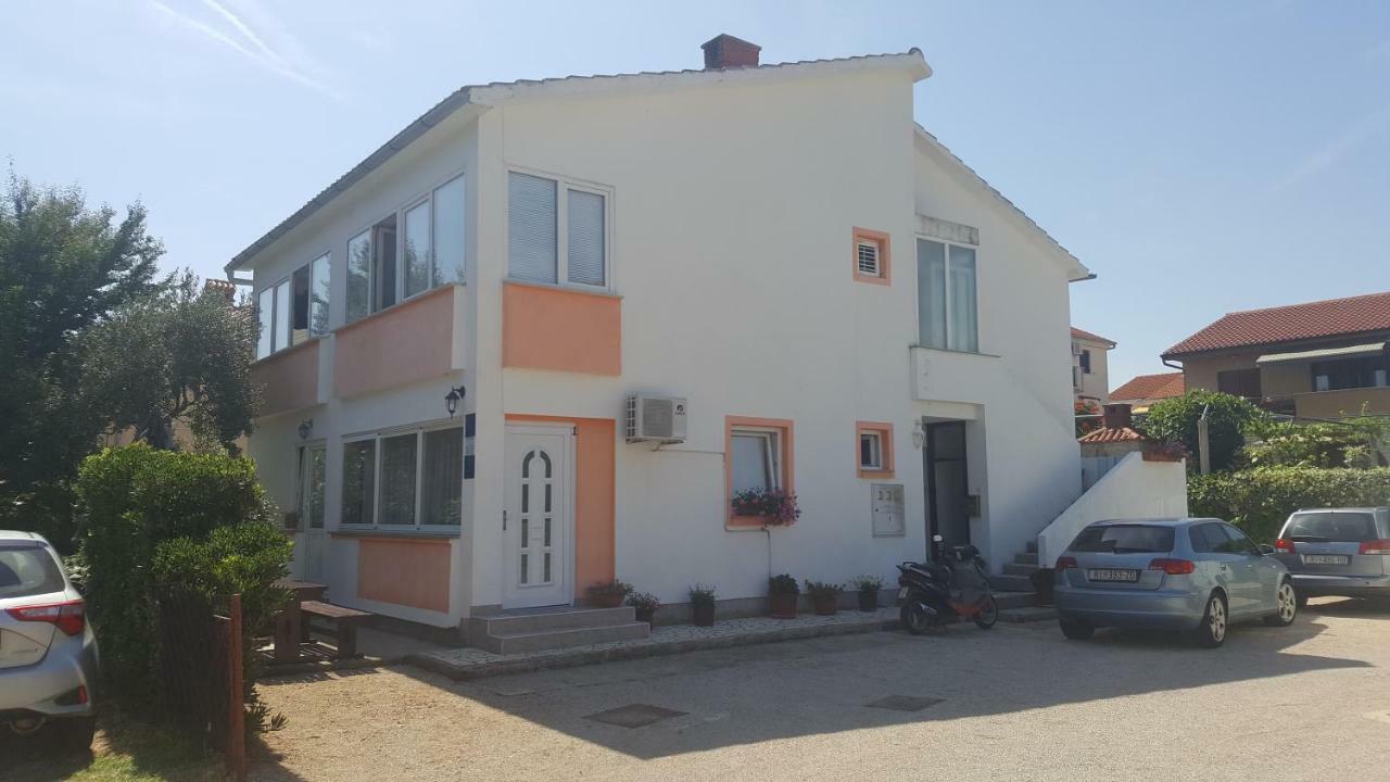Guest House Dijana Кърк Екстериор снимка