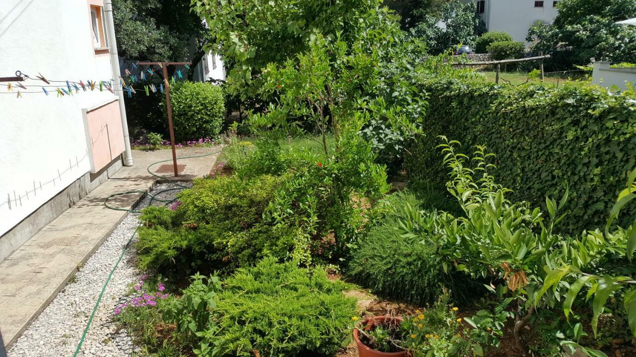 Guest House Dijana Кърк Екстериор снимка