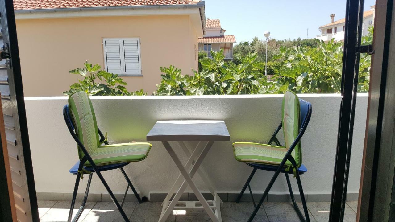 Guest House Dijana Кърк Екстериор снимка