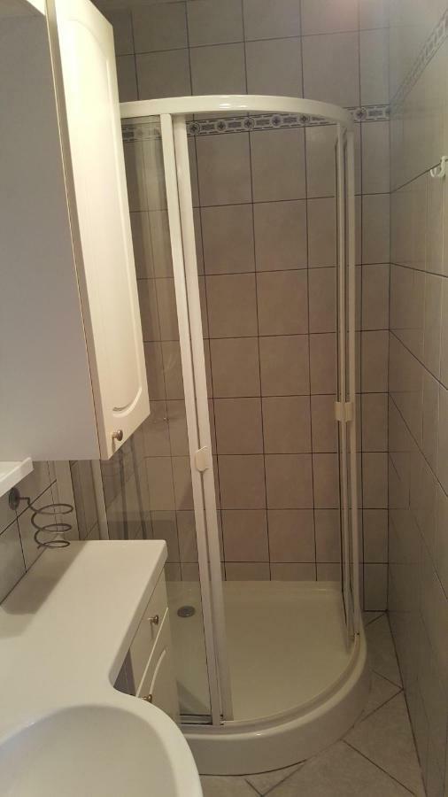 Guest House Dijana Кърк Екстериор снимка
